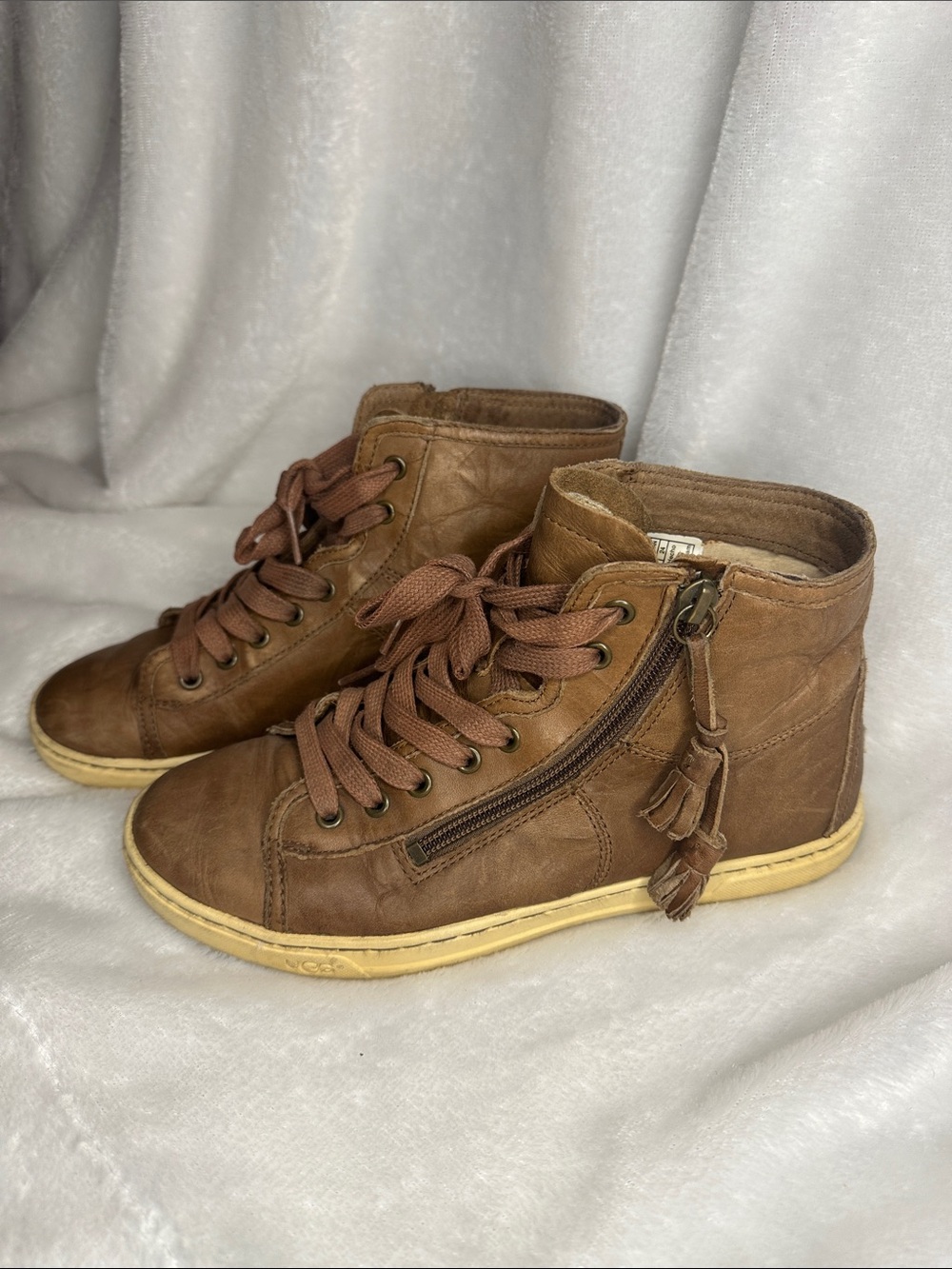 Women’s UGG Blaney Brown Leather Sneakers
